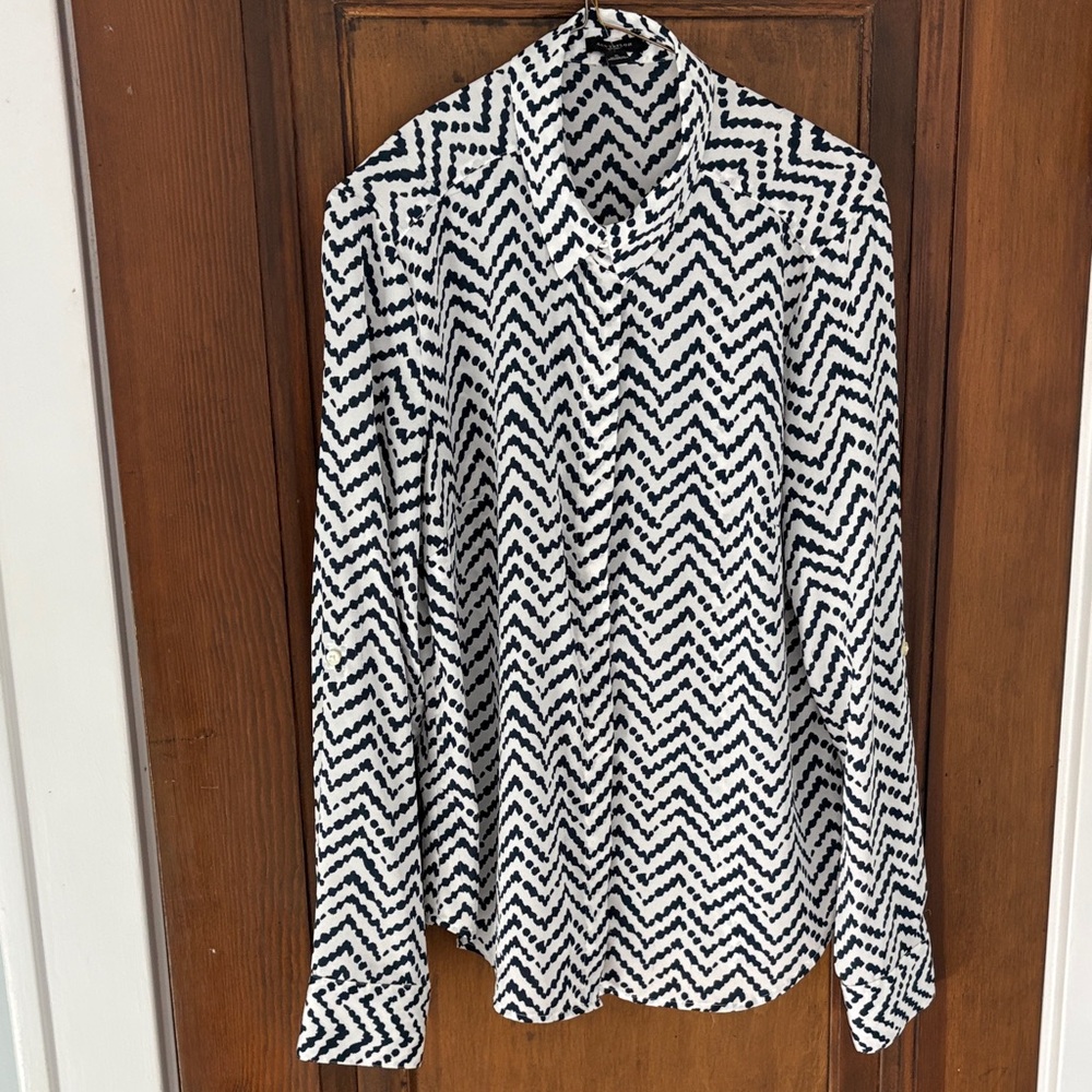Ann Taylor Navy and White Patterned Blouse